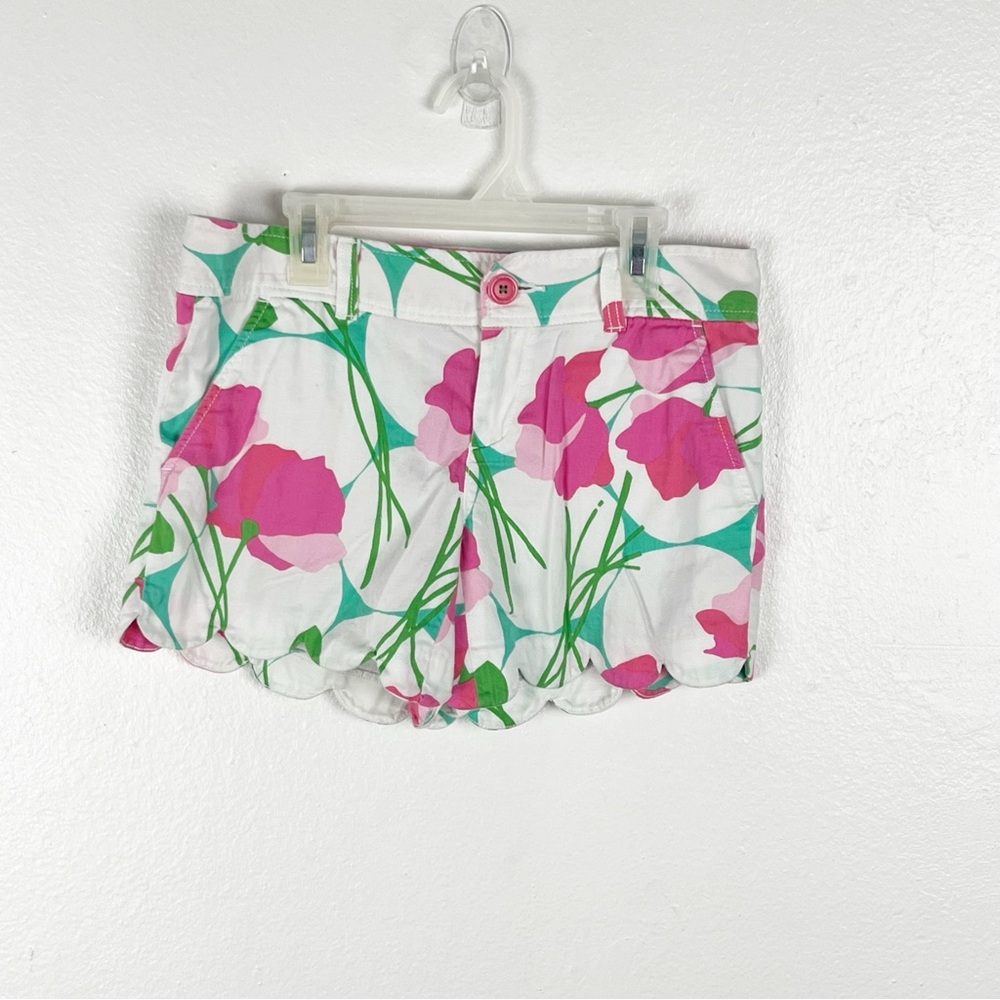 LILLY PULITZER 100% Cotton White Floral Scalloped Hem Shorts Size 0 Preppy